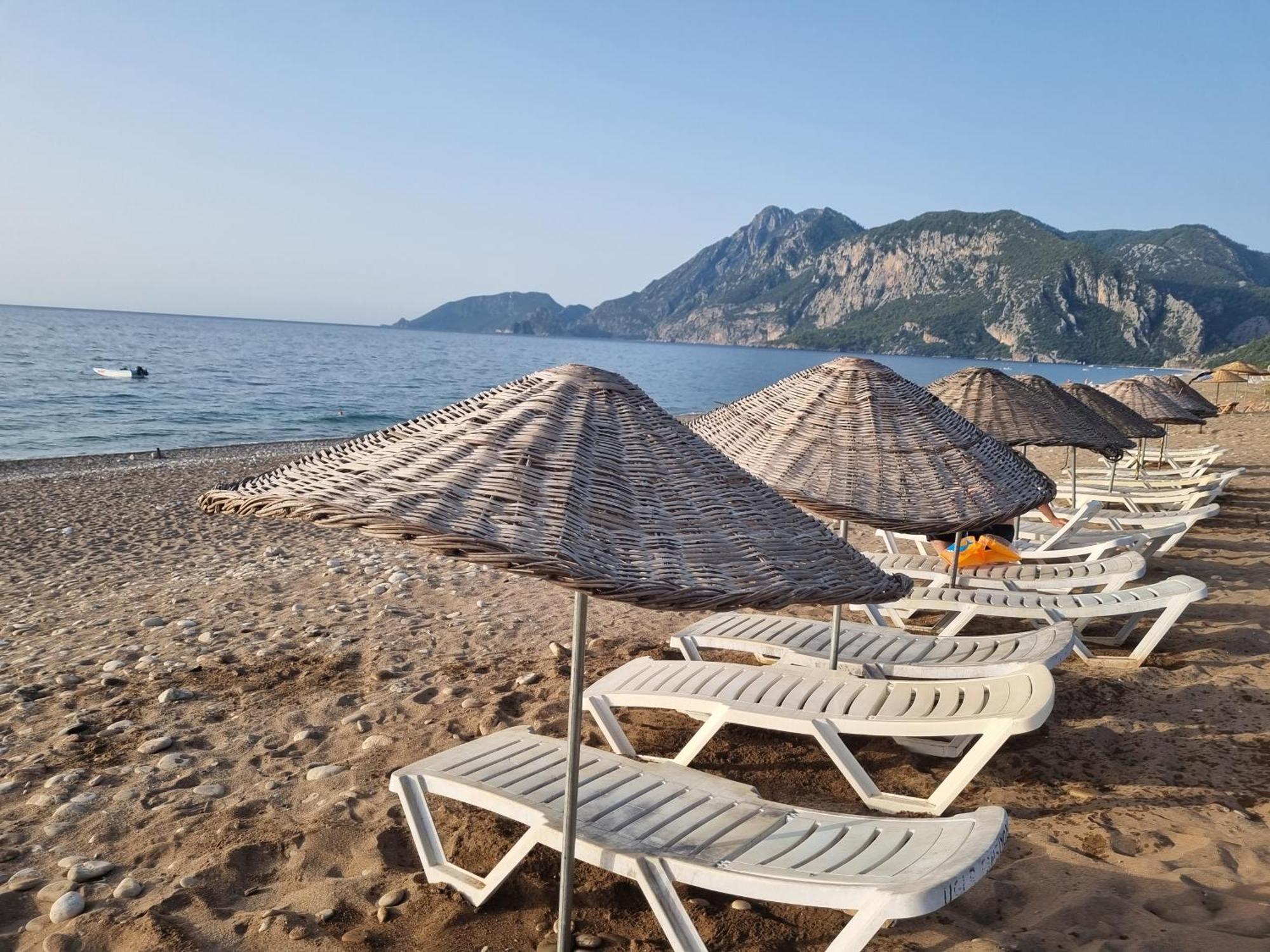 Ugur Pansiyon Bungalows Чирали Экстерьер фото